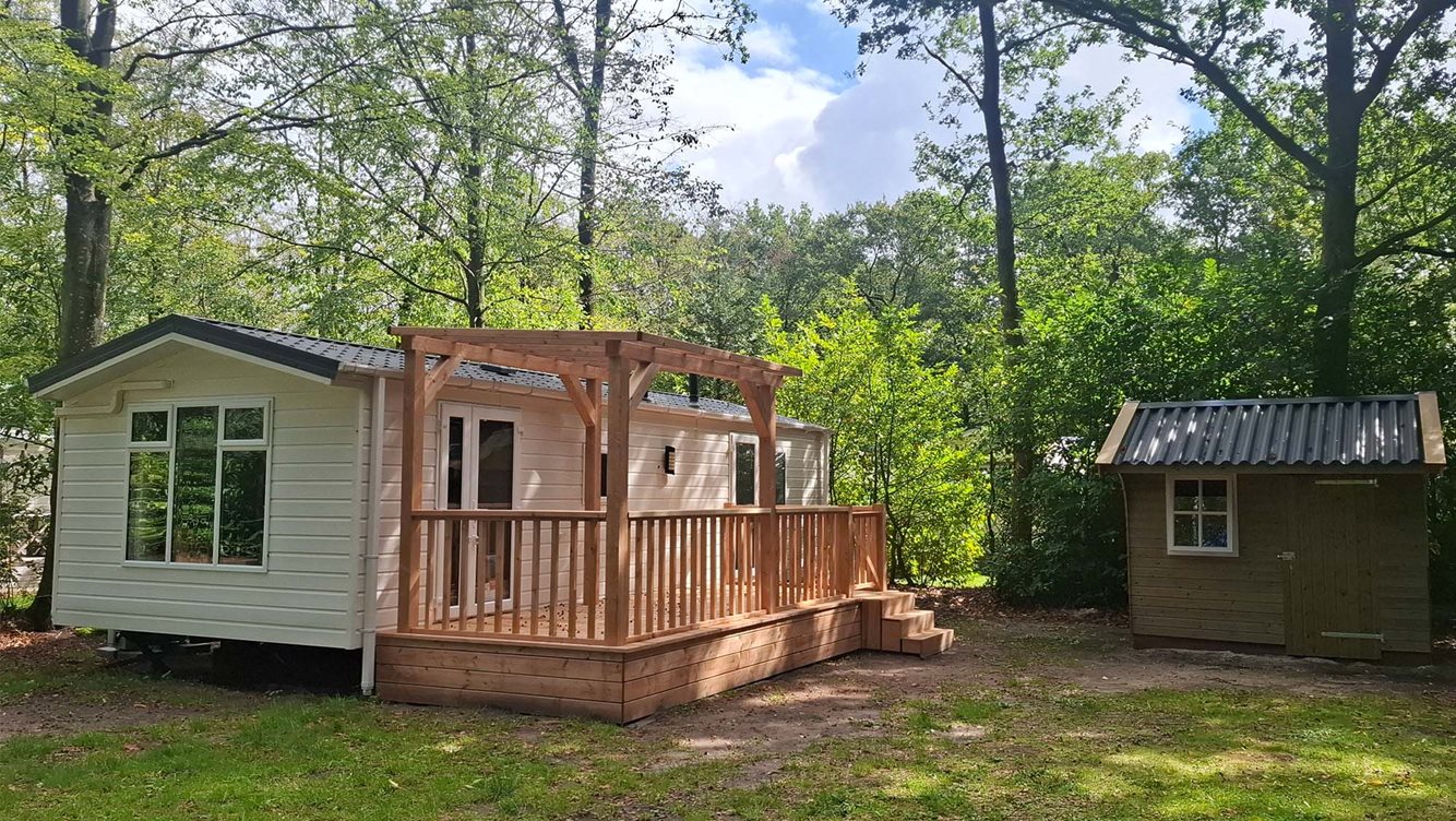 01 Willerby Lumic 10 x 3,7 Zadeldak exterieur