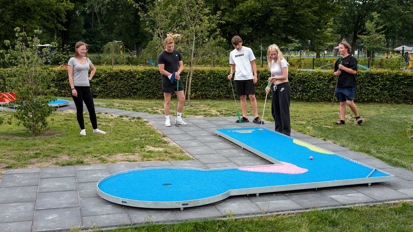 Molecaten Park Bosbad Hoeven 29 minigolf